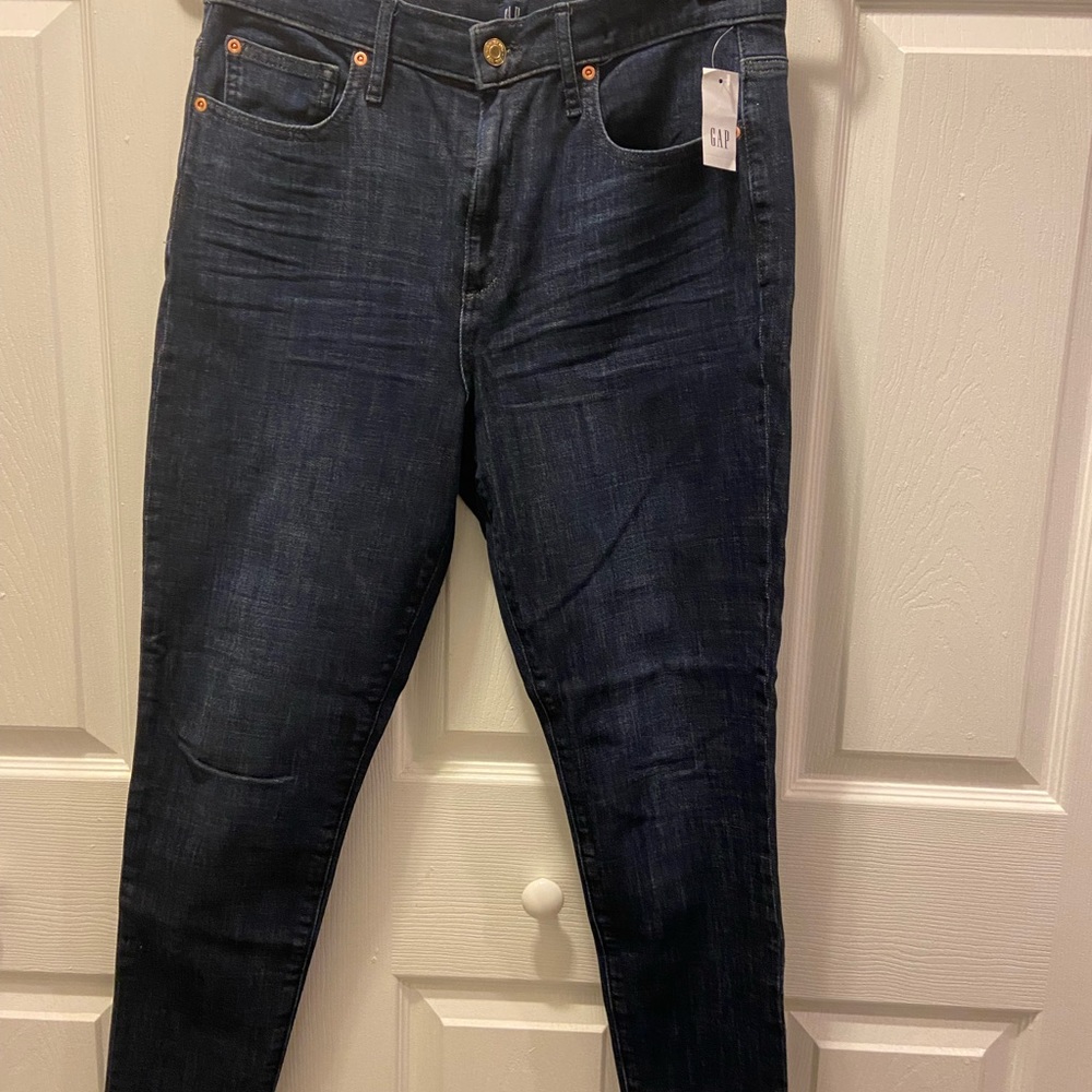 NWT GAP  Sz 31 short women’s 360 Stretch Super High Rise True Skinny.